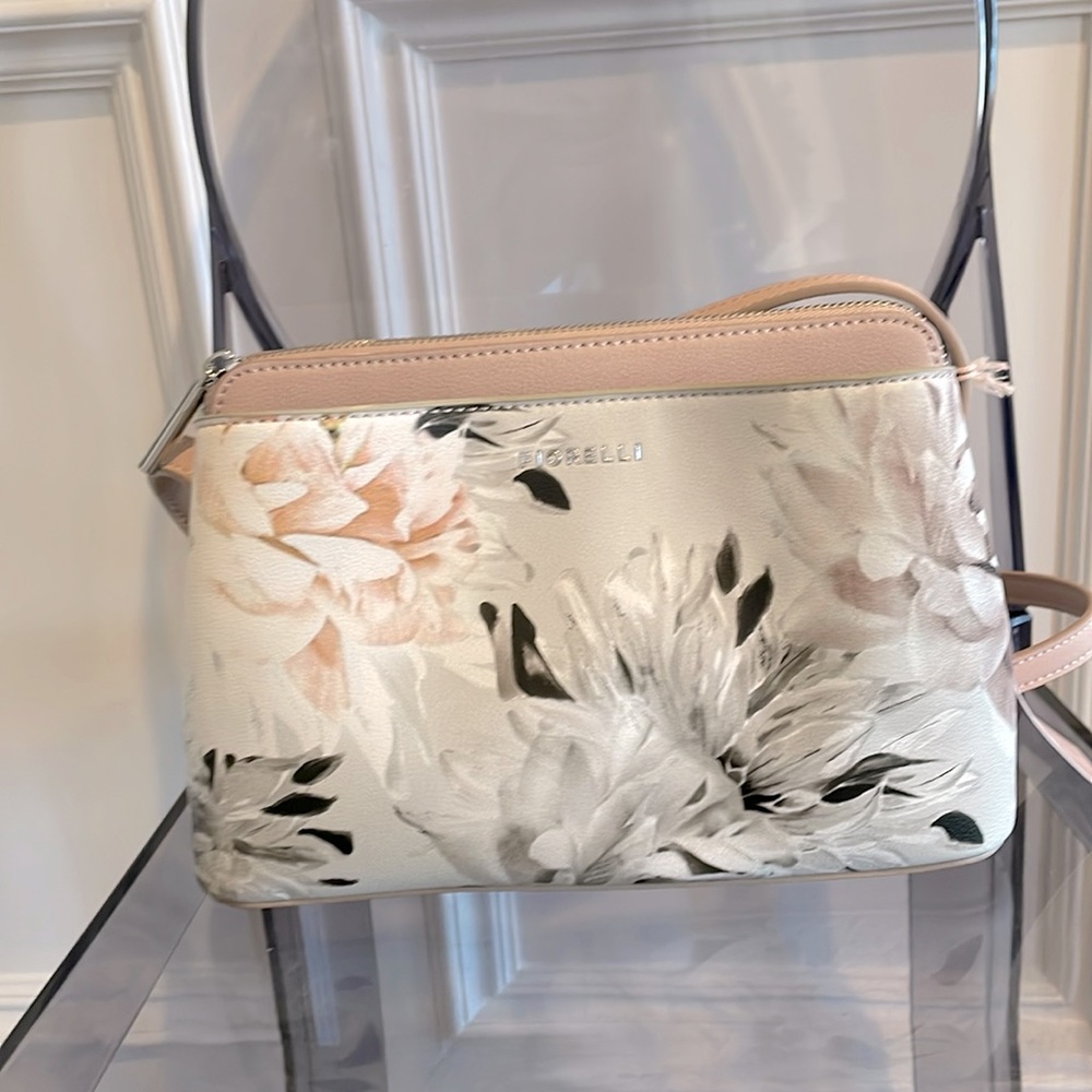 Crossbody printed flat grain